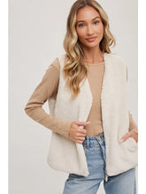 Load image into Gallery viewer, Faux Fur Vest