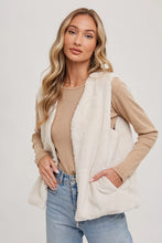 Load image into Gallery viewer, Faux Fur Vest
