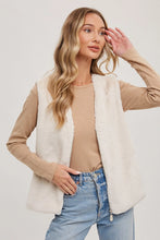 Load image into Gallery viewer, Faux Fur Vest
