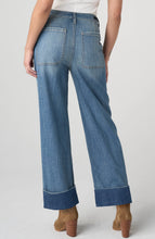 Load image into Gallery viewer, High Rise Relaxed Straight W/ Utility Pockets