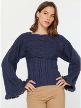 Load image into Gallery viewer, Shrug and Sweater Inner Top Set
