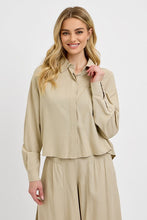 Load image into Gallery viewer, Oversized Cropped Half Sleeve Linen Shirt
