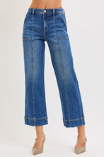 Load image into Gallery viewer, High Rise Crop Straight Front Seam Detailed Jeans
