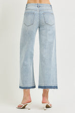 Load image into Gallery viewer, High Rise Crop Wide Geometric Cube Print Jeans
