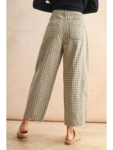 Load image into Gallery viewer, MINI CHECKER PATTERN BARREL PANTS
