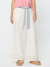 Load image into Gallery viewer, Linen Blend Cropped Wide Pants W/Scarf Belt
