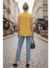 Load image into Gallery viewer, Back Pleating Top
