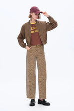 Load image into Gallery viewer, Mid Rise Leopard Print Straight Leg Jeans
