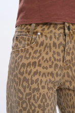 Load image into Gallery viewer, Mid Rise Leopard Print Straight Leg Jeans
