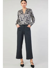 Load image into Gallery viewer, Floral Print Surplus Top W/Back Shirts Tail
