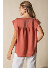 Load image into Gallery viewer, SATIN WOVEN TOP
