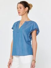 Load image into Gallery viewer, Chambray Short Sleeves Blouse
