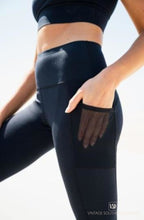 Load image into Gallery viewer, Contour Band Highwaist Leggings

